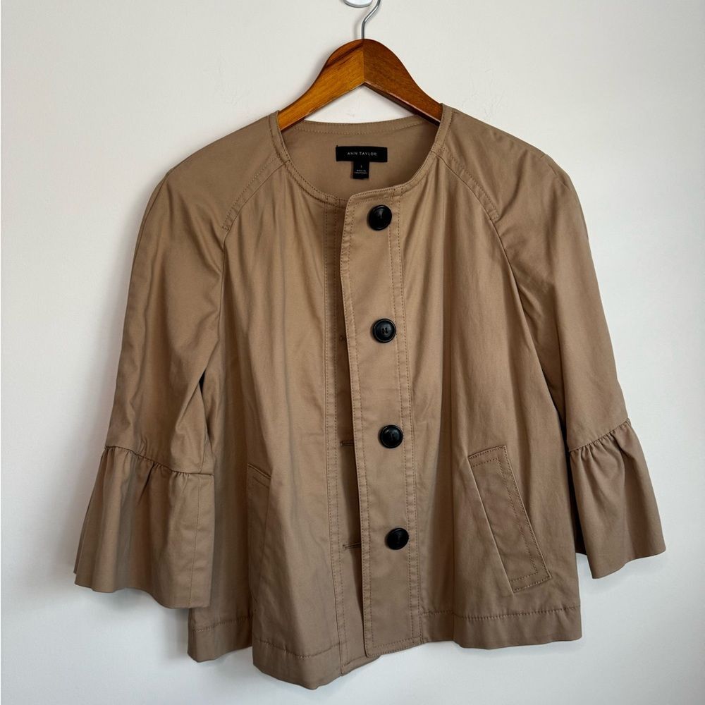 Ann Taylor Bell Sleeve Light Jacket/Blazer Size Small